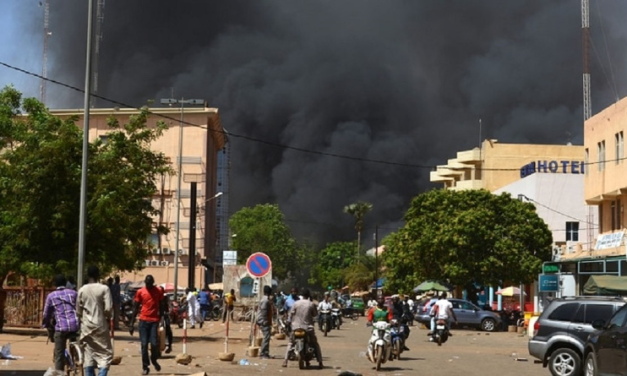 Mueren 15 personas en un atentado contra una iglesia católica en Burkina Faso