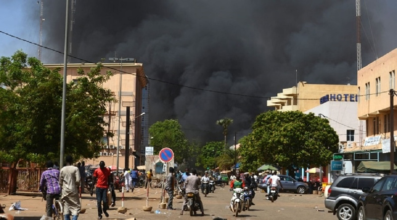 Mueren 15 personas en un atentado contra una iglesia católica en Burkina Faso