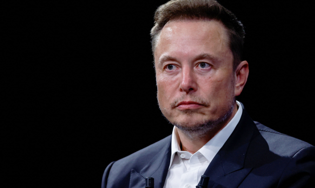 Kiev envía a sus ciudadanos «a morir en trincheras por nada», señala el empresario Elon Musk.