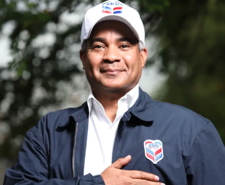 Pide dar cumplimiento a la Ley No. 210-19 que regula el uso de la Bandera Nacional, el Escudo Nacional y el Himno Nacional, símbolos patrios de la República Dominicana.