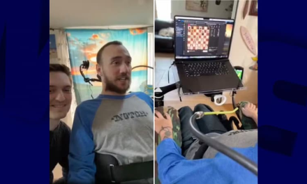 Un joven cuadripléjico de 29 años se convirtió en el primer hombre en probar con éxito el chip cerebral Neuralink y jugar ajedrez on line.