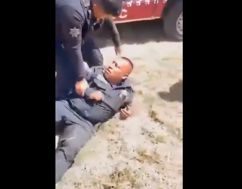 VIDEO: Detienen a un policía mexicano por tener sexo en público