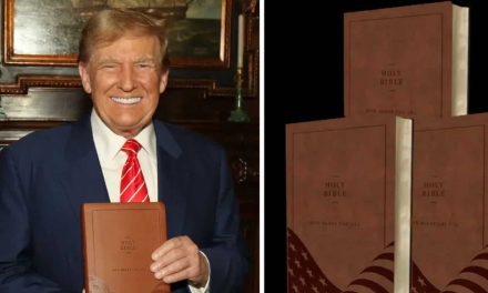 Trump, venderá Biblias para “hacer que Estados Unidos ore de nuevo”