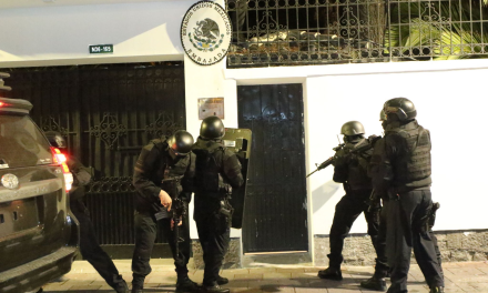 Policía de Ecuador irrumpe en la Embajada de México y captura a exvicepresidente Jorge Glas