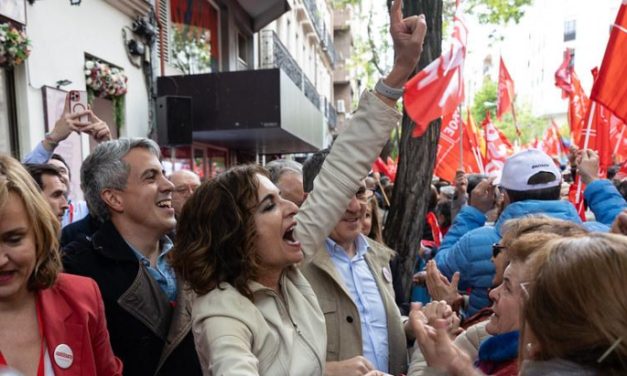 España: El PSOE muestra su extrema dependencia de Sánchez en un acto en apoyo al presidente, más flojo de lo esperado.