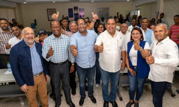 Benny Metz dice en Barahona liderazgo de Abinader garantiza el senador y los 3 diputados