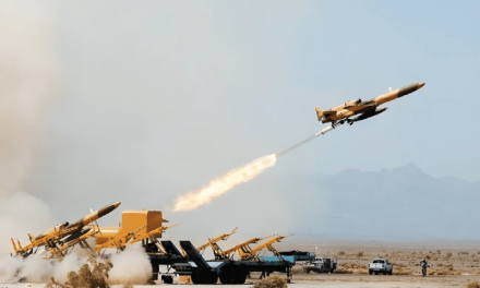 Irán lanza ataque con drones y misiles contra Israel.