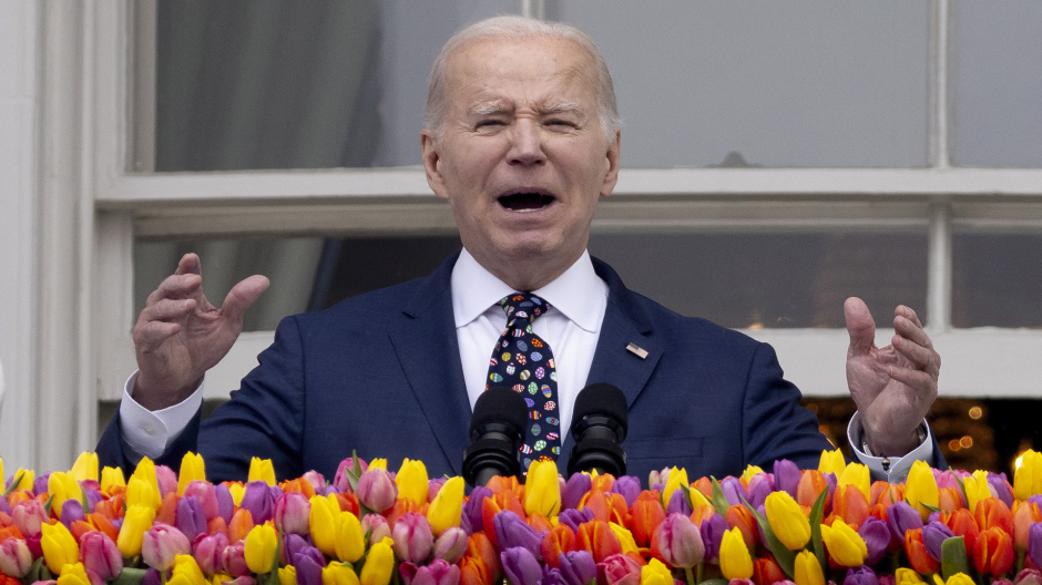 Biden niega que proclamara el Día de la Visibilidad Trans en la Pascua