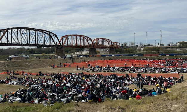 Eagle Pass en Texas, EE.UU. está repleta de cadáveres de inmigrantes y las autoridades no saben qué hacer