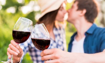Alcohol y longevidad: ¿Brindar con tu pareja alarga la vida?