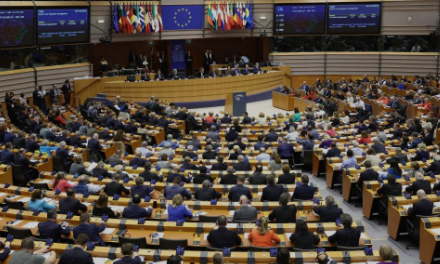 El Congreso Europeo ratifica un nuevo acuerdo sobre inmigración que intensifica la supervisión y restringe la entrada para solicitar asilo