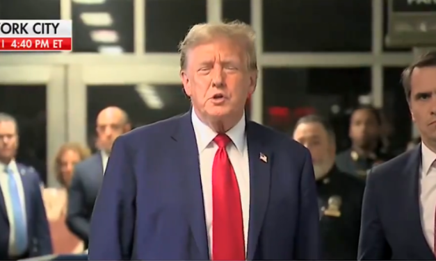 Donald Trump se pronuncia tras la primera jornada de su histórico juicio penal.