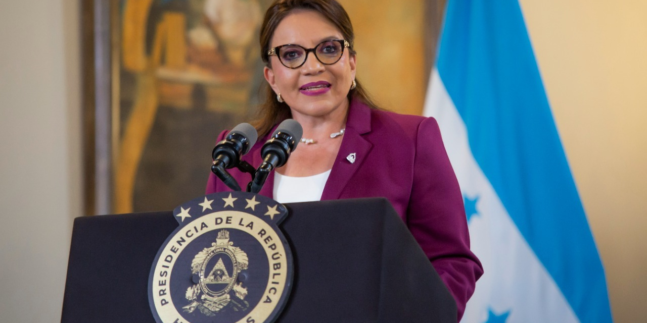 Presidenta de Honduras Xiomara Castro, dice que los mandatarios latinoamericanos debatirán posibles sanciones a Ecuador