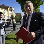 El primer ministro de Eslovaquia, Robert Fico, herido grave en un tiroteo: «Su vida corre peligro»