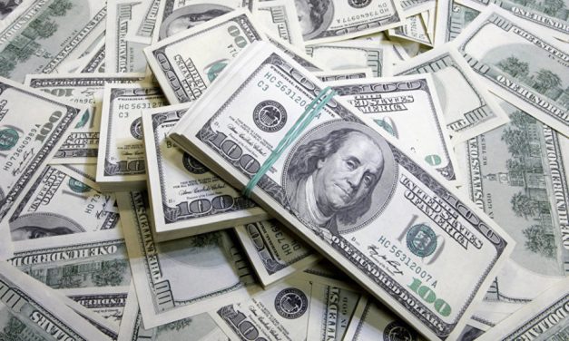 Elon Musk, preocupado por el futuro del dólar