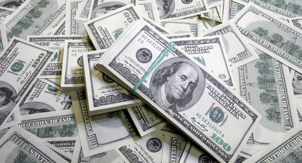Elon Musk, preocupado por el futuro del dólar