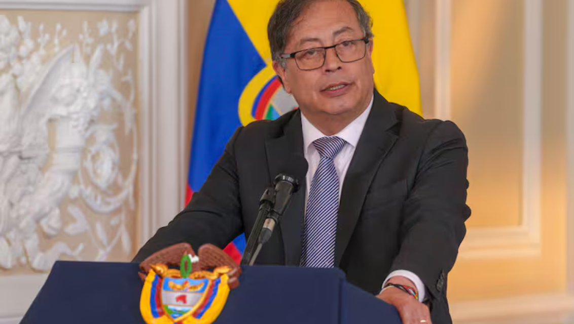 Colombia: Gustavo Petro denuncia el robo de un millón de municiones y otros materiales bélicos, del ejército colombiano, «probablemente» hacia Haití