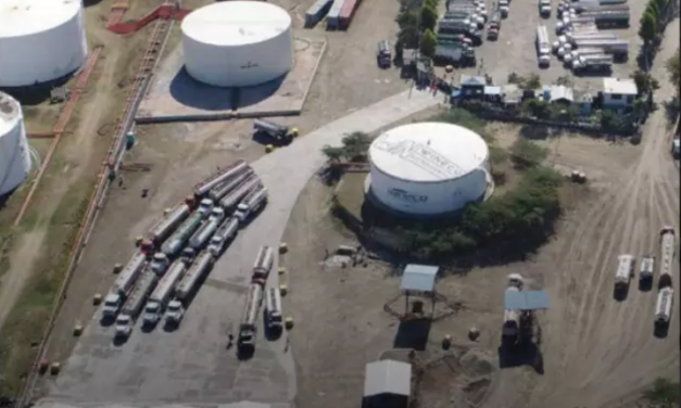 Haití: la Policia Nacional de Haití reabre acceso a la terminal petrolera, más de un centenar de camiones cargados