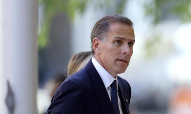 EE.UU.: Representante James Comer dice que El Departamento de Justicia debe investigar a toda la familia Biden, no solo a Hunter Biden.