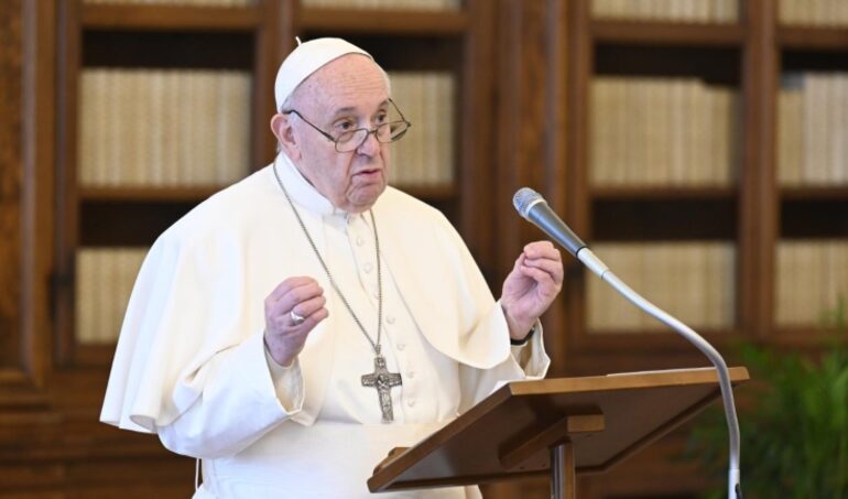 «Hay un aire de mariconería en el Vaticano», habría dicho el papa Francisco durante una reunión a puerta cerrada