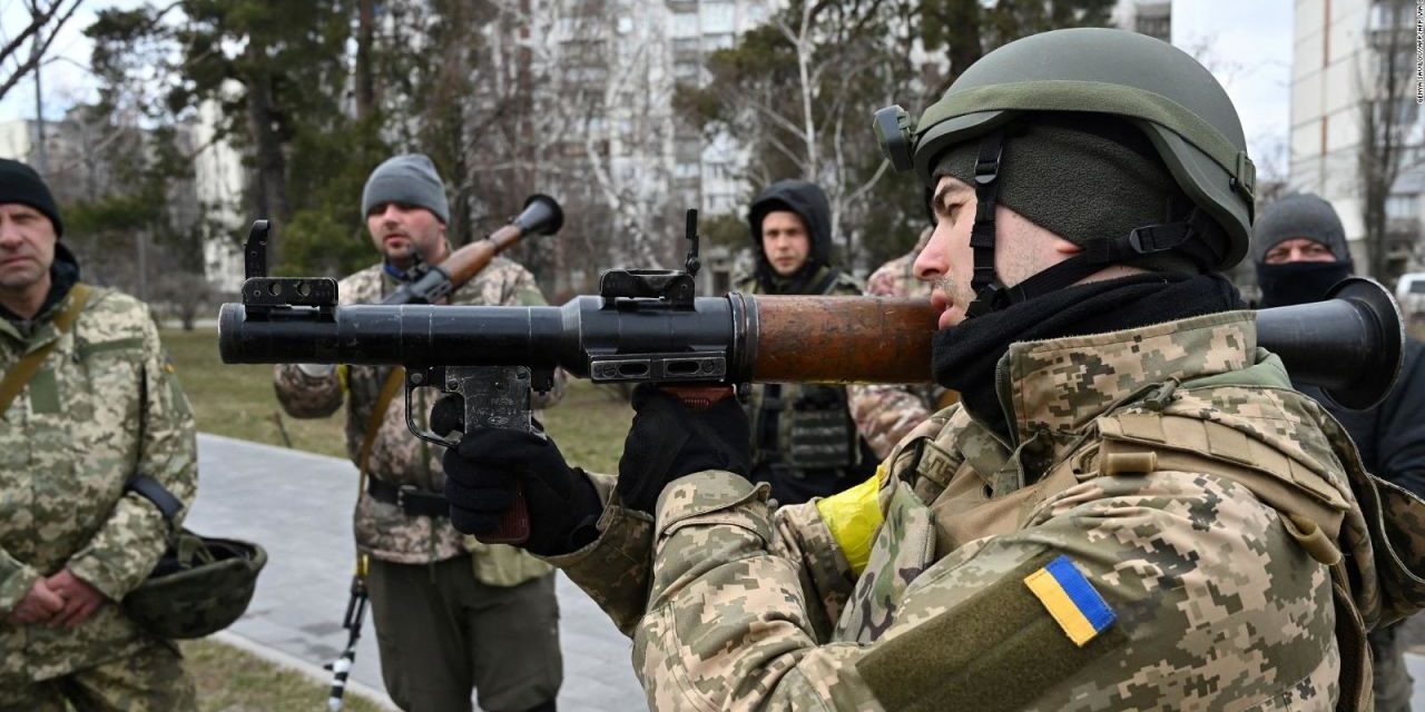 Ucrania utiliza armas estadounidenses para atacar dentro de Rusia, dice senador y funcionario occidental