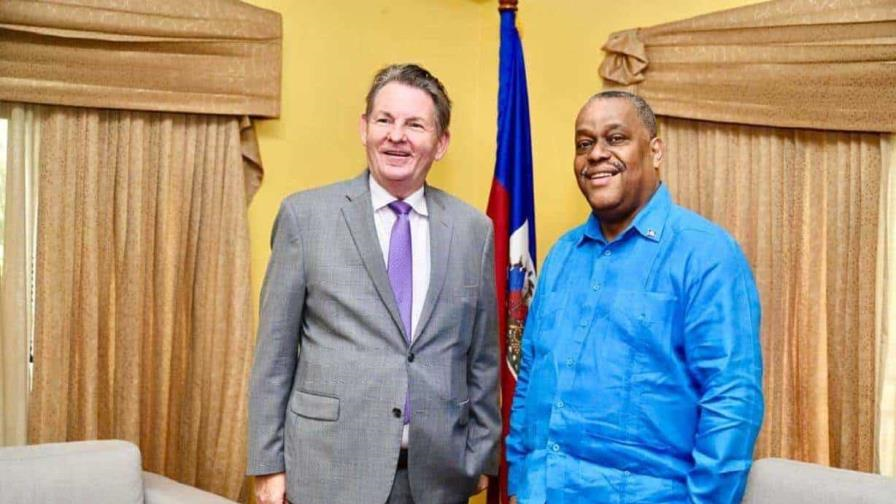 Primer ministro de Haití, Garry Conille se reúne con embajador de EE.UU en Haití.