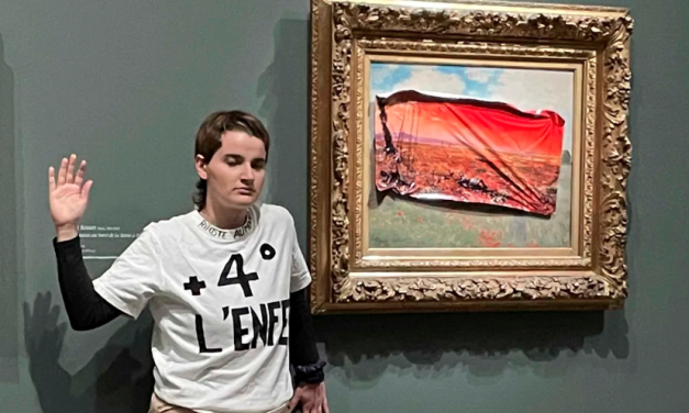 Detienen a una ecologista por desfigurar un cuadro de Monet en un museo de París