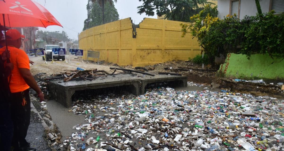 Impacto de los Desechos Sólidos en los Sistemas de Drenaje Pluvial Urbano en la República Dominicana