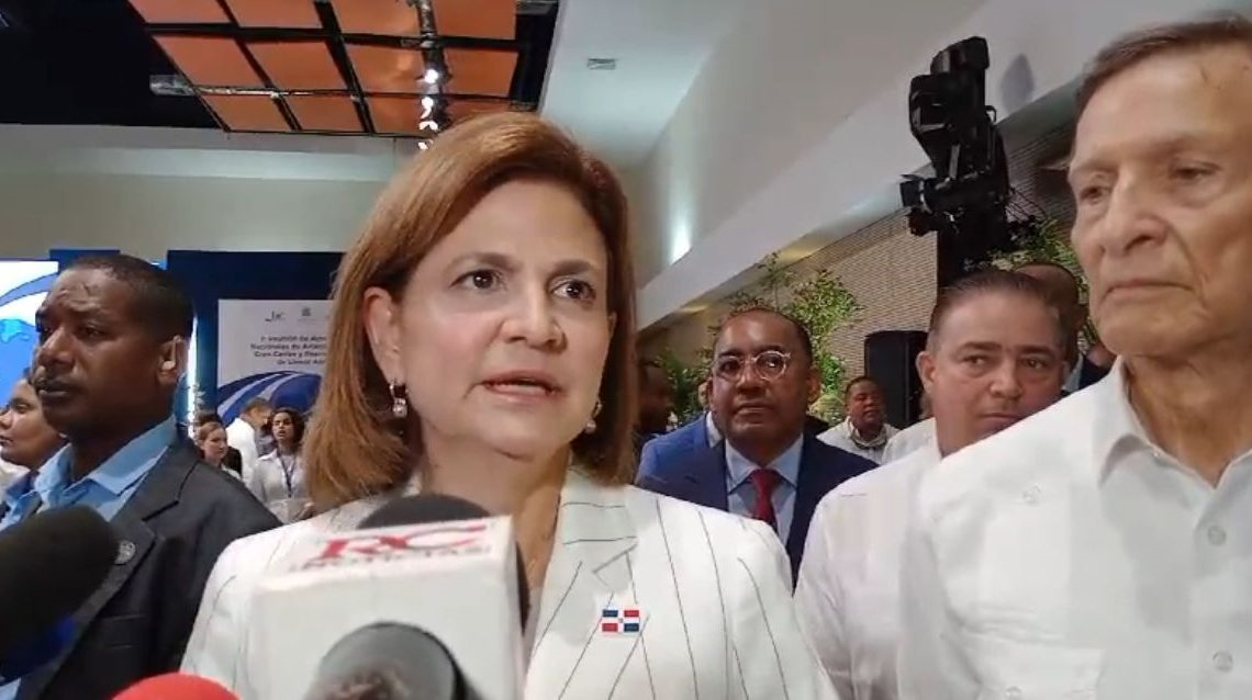 Gobierno dominicano responde a Maduro: Para nosotros es un halago… defenderemos la democracia cueste lo que cueste.