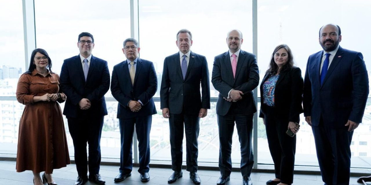 Ito Bisonó recibe a representantes del FMI para la consulta del Artículo IV del 2024