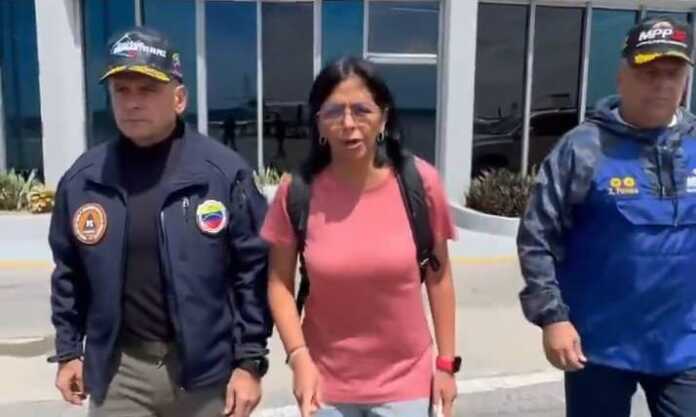 La vicepresidenta de Venezuela, Delcy Rodríguez, y otros funcionarios, resultaron heridos por un árbol tras el paso del huracán Beryl