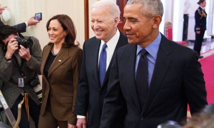 Obama no respalda a Harris y quiere una convención abierta