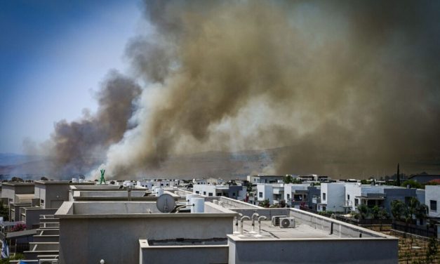 Más de 100 cohetes alcanzan el norte de Israel tras la muerte de un importante comandante de Hezbolá