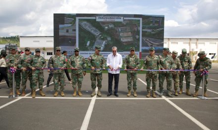 Presidente Abinader inaugura 20 instalaciones militares