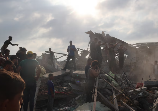 Ataque israelí en el sur del Líbano deja 10 muertos y Hezbolá responde