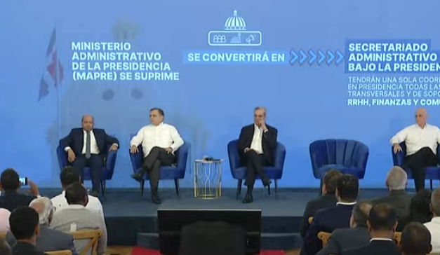 Gobierno anuncia fusión de varios ministerios