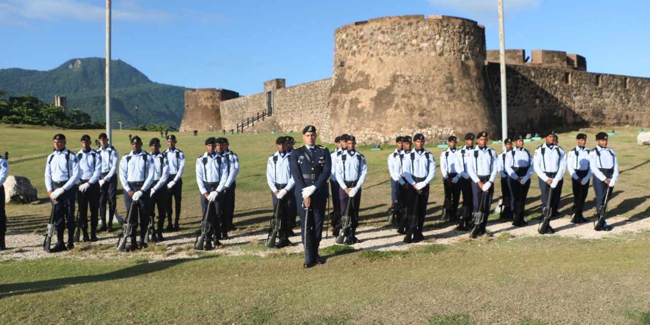 Gran desfile cívico militar por el 185 aniversario del natalicio de Gregorio Luperón