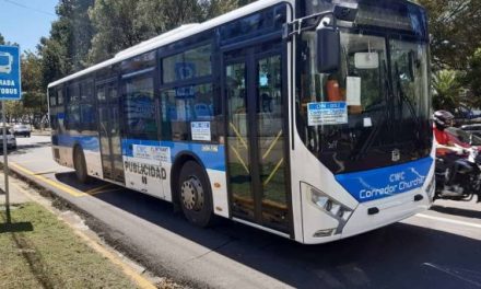 Intrant prohíbe paradas ilegales de motoristas en los corredores de autobuses