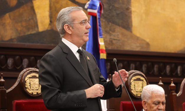 El presidente Luis Abinader pone fin a 180 años de continuismo con la nueva Constitución reformada proclamada hoy