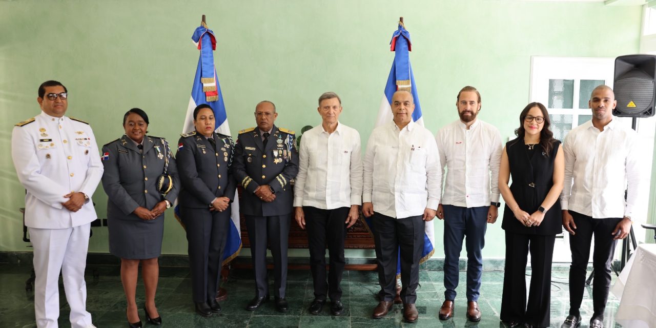 Mirex y Policía Nacional firman acuerdo para combatir la trata de personas y el tráfico ilícito de migrantes