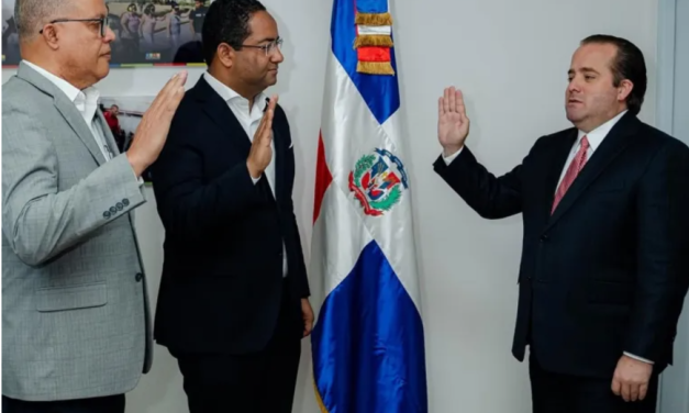 Ministro de la Presidencia, José Paliza juramenta nuevas autoridades del CONADIS