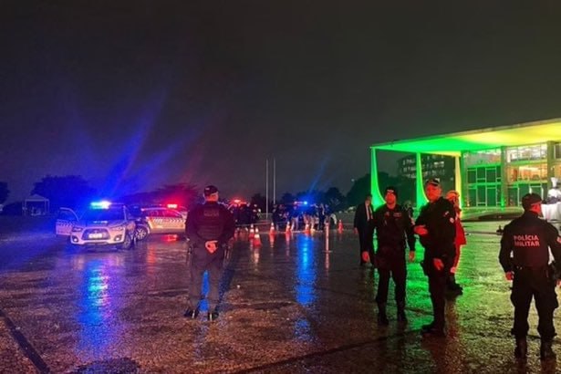 Explosiones frente a la Corte Suprema de Brasil dejan un muerto y obligan a los magistrados a evacuar el lugar