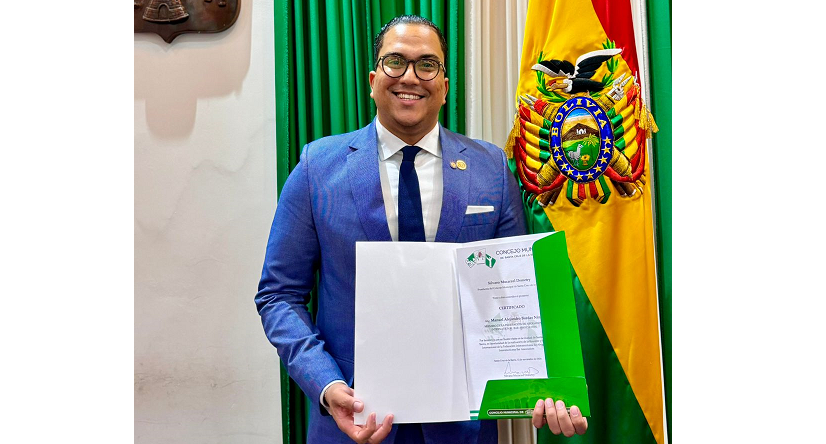 Reconocimiento de Huésped Ilustre al Consejero de la Inter American Bar Association en Santa Cruz de la Sierra