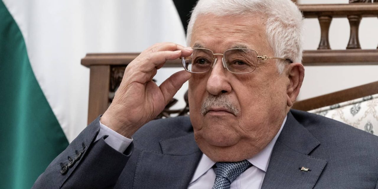 Trump le dice al presidente de Palestina, Mahmoud Abbas que trabajará para poner fin a la guerra en Gaza