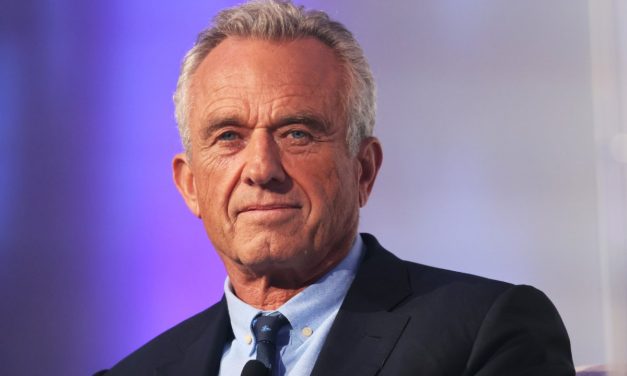 Trump nombra al ex candidato presidencial Robert F. Kennedy Jr. como su secretario de Salud