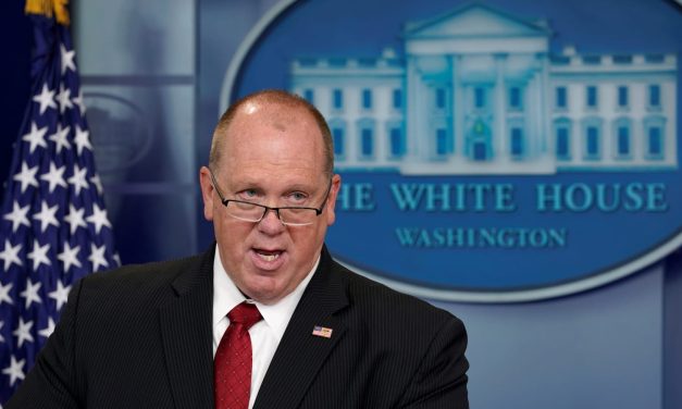 EE.UU. El zar de la frontera Tom Homan: vuelos de deportación salen todos los días