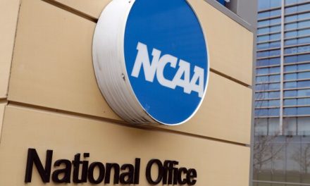 NCAA: los hombres no pueden participar en deportes femeninos