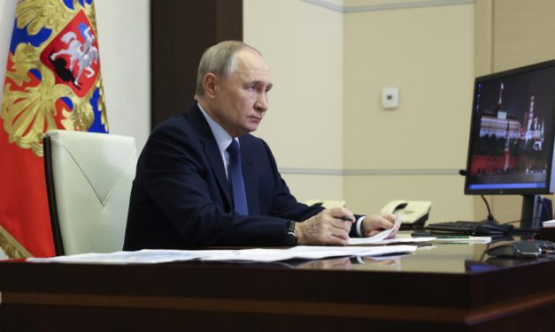 Putin acepta ayudar a Trump en las negociaciones nucleares con Irán