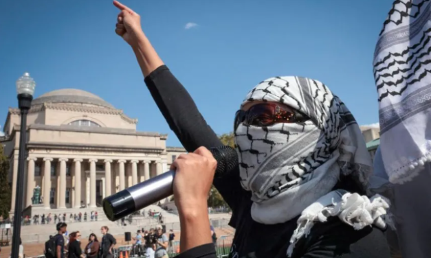 EE.UU: ICE arresta a activista palestino que ayudó a liderar protestas en la Universidad de Columbia.