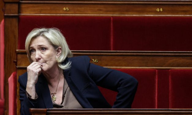 El veredicto de Le Pen provoca indignación en la extrema derecha de Francia y otros países